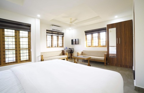 Thrippunithura Hotel | Halo Residency