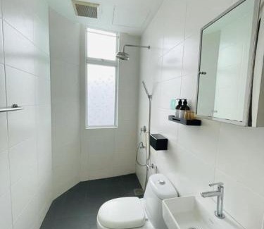 Wakaf Bharu Hotel | Halo Rooms Hotel