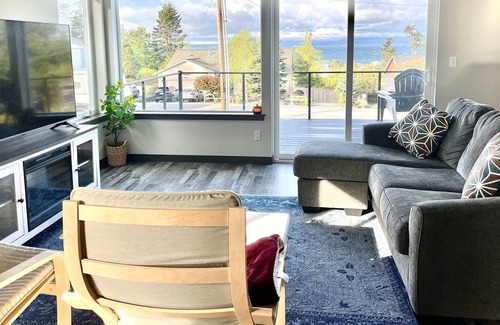 Coupeville House | Halsey Haven- Modern Home w/ STUNNING Water Views and Sauna