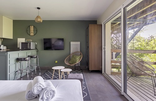 La Demi - Lune Apartment | Hamac Suites - City Suites Jungle 1