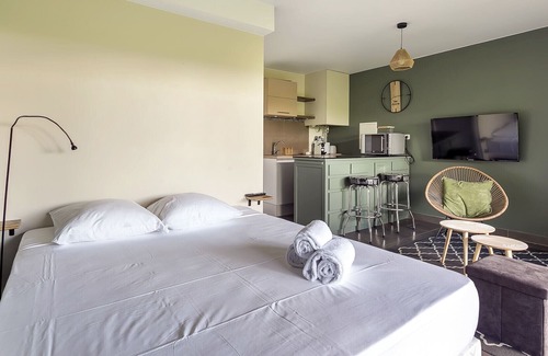 La Demi - Lune Apartment | Hamac Suites - City Suites Jungle 1
