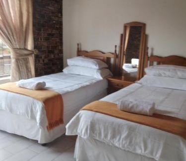 Graskop House | Hamba Kancane Ma-Africa Guest House