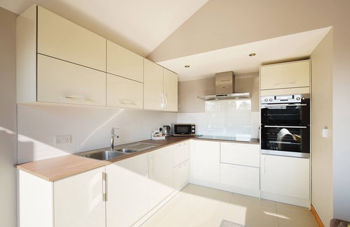 Netley Bed & Breakfast | Hamble Retreat House and Luxury Studios