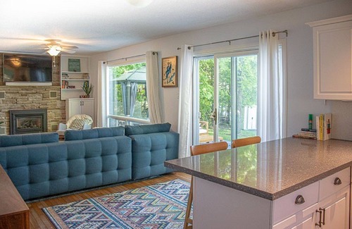 Frontenac Cottage | Hambly House - Luxury Waterfront Cottage w/Sand Beach & Hot Tub!