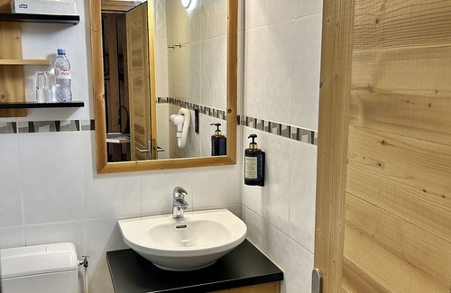 Les Prodains Hotel | Hameau des Prodains - Hôtel