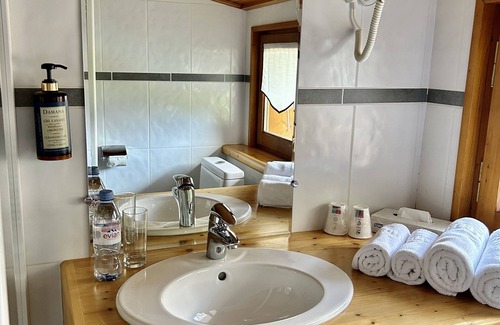 Les Prodains Hotel | Hameau des Prodains - Hôtel