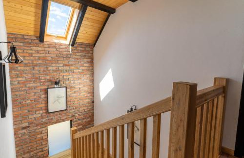 Bucsoaia Cabin | Hamergas Hill