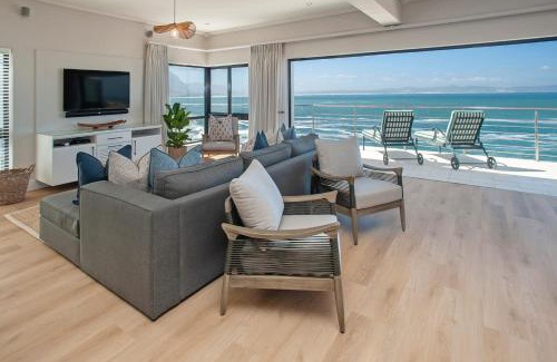 Hermanus City-Centre Apartment | Hamewith Penthouse