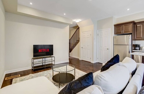 Hamilton House | Hamilton 3BR Gem - Comfort Stay, City & Nature Mix