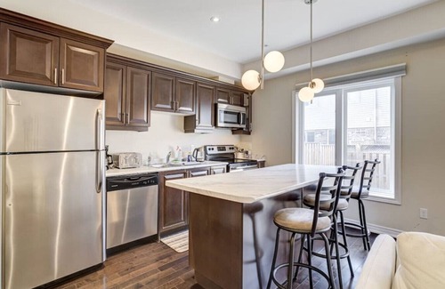 Hamilton House | Hamilton 3BR Gem - Comfort Stay, City & Nature Mix