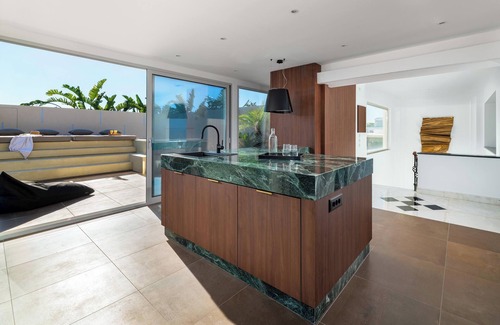 Rhodes Apartment | Hamilton Elite Penthouse
