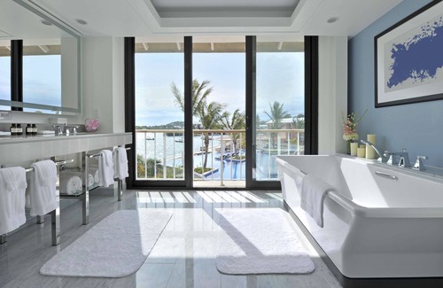 Pembroke Resort | Hamilton Princess & Beach Club - a Fairmont Managed Hotel