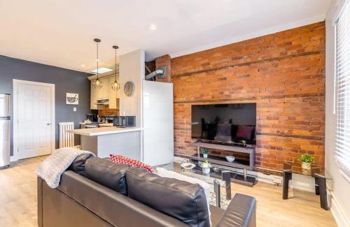 Central Hamilton Apartment | Hamilton's Best Neighbourhood 1BR Apartment