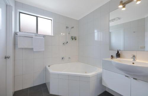 Hamilton Hotel | Hamilton Townhouse Motel