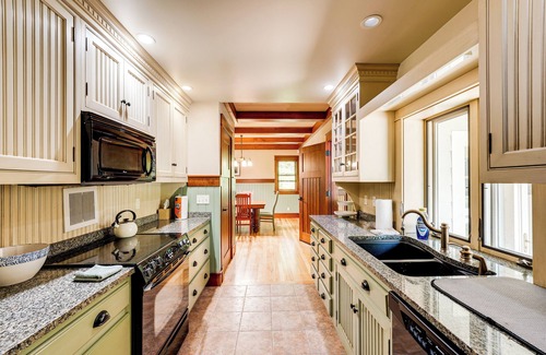 Free Soil House | Hamlin Lake Retreat: Spacious Stay for Groups!