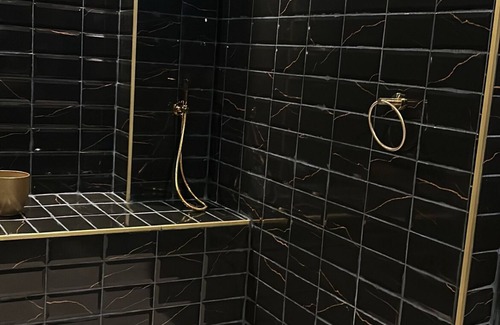 Prenouvellon House | Hammam spa and upstairs suite