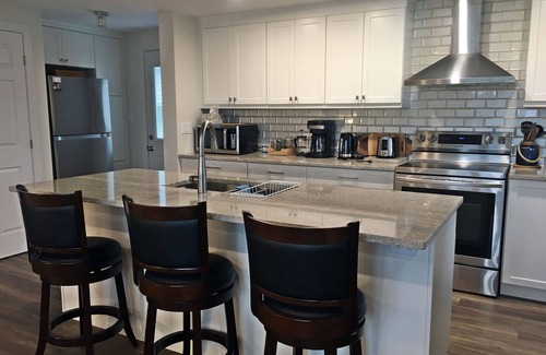 Waterloo House | Hammer Haus II - 3 bedrooms - 2 baths - Sleep 6 - Waterloo