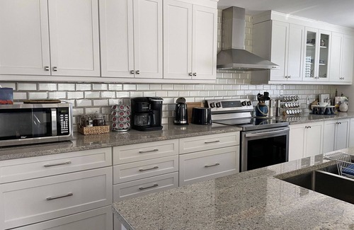 Waterloo House | Hammer Haus II - 3 bedrooms - 2 baths - Sleep 6 - Waterloo
