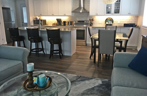 Waterloo House | Hammer Haus II - 3 bedrooms - 2 baths - Sleep 6 - Waterloo