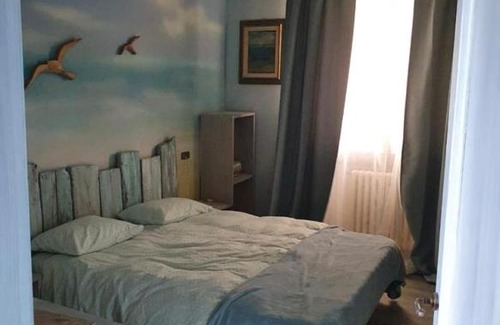 Porlezza Apartment | Hammer House