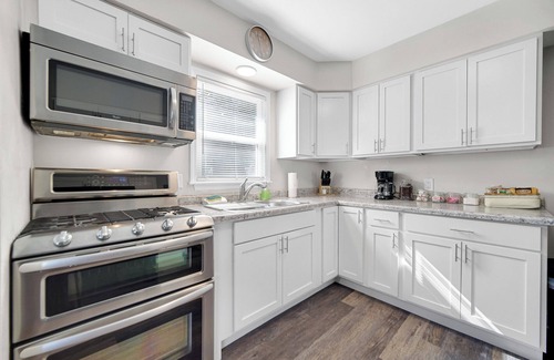Hammond House | Hammond Haven - Modern Comfort 4 Br/1.5 Bth