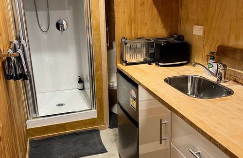 Hanmer Springs Cabin | Hamner self-contained sleepout tiny space