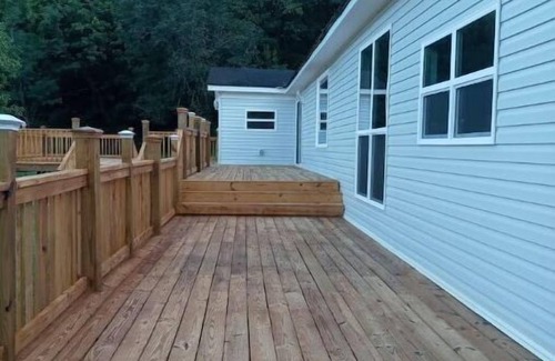 Hickman House | Hampshire Estate-Songwriter’s escape-Hot Tub