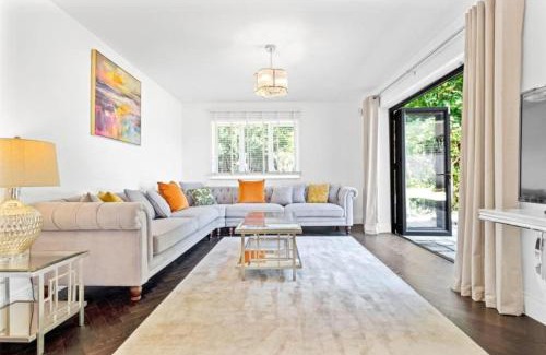 Chilworth House | Hampshire gated home in exclusive location