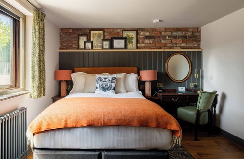 Clanfield Hotel | Hampshire Hog