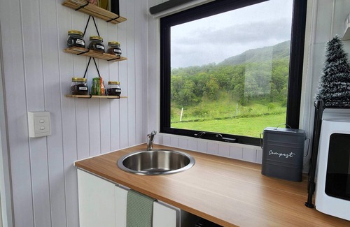 Boorabee Park House | Hampson Farm Stay Hill Top by Tiny Away