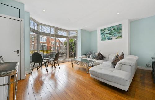 Childs Hill Apartment | Hampstead Opulence Apartment - Luxurious Split Level Property