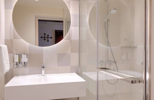 Ashford Hotel | Hampton by Hilton Ashford International