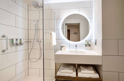 Bath City Centre Hotel | Hampton by Hilton Bath City