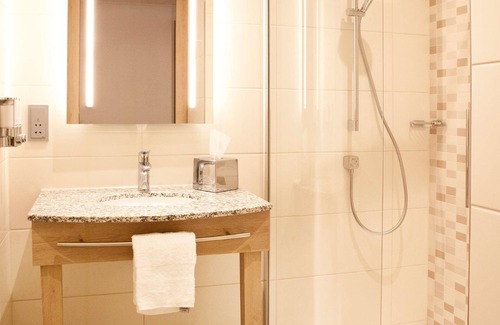 Horde Hotel | Hampton by Hilton Dortmund Phoenix See