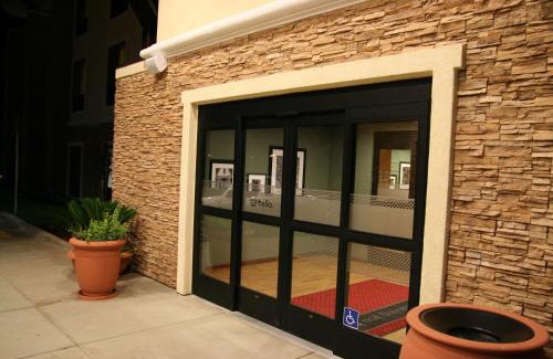 Brentwood Hotel | Hampton by Hilton