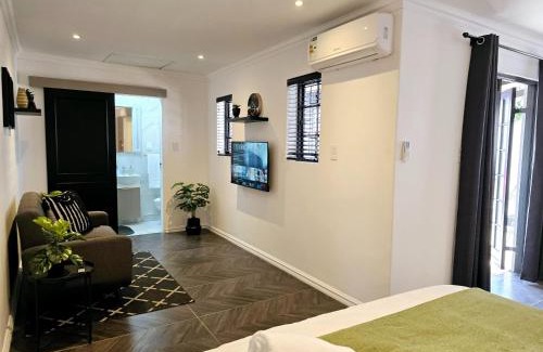 Windermere Apartment | Hampton Collection Avenues - Urban 4 Sleeper Apartment