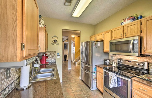 Hampton House | Hampton Home w/Fireplace + Close to Beaches!