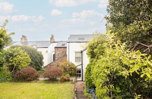St Bees House | Hampton House - 9 Bedroom House