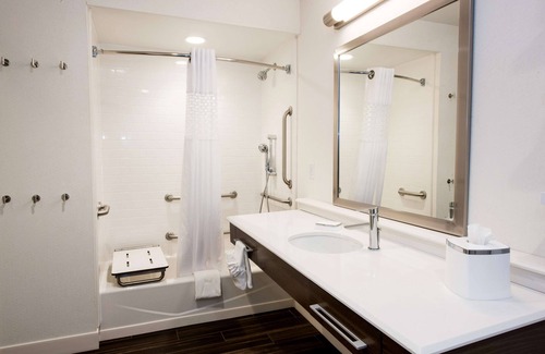 McKownville Hotel | Hampton Inn Albany-Western Ave/University Area