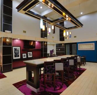 Missouri City Hotel | Hampton Inn and Suites Missouri City