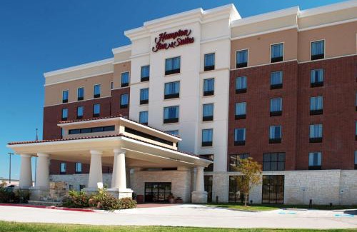 Lewisville Hotel | Hampton Inn and Suites Dallas/Lewisville-Vista Ridge Mall