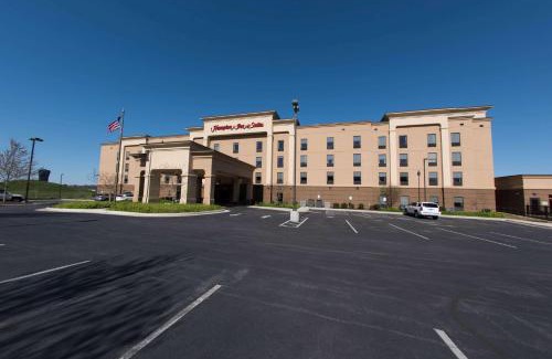 Woodstock Hotel | Hampton Inn and Suites Woodstock, Virginia