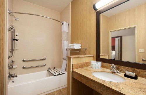 Battle Creek Hotel | Hampton Inn Battle Creek