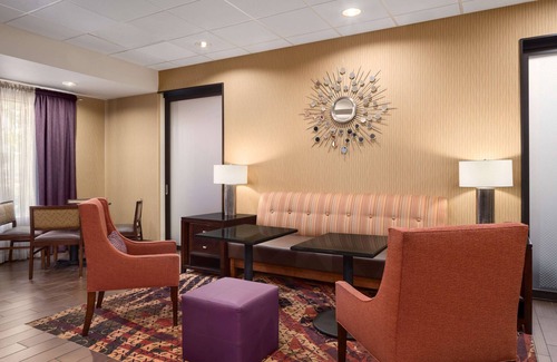 Pricedale Hotel | Hampton Inn Belle Vernon