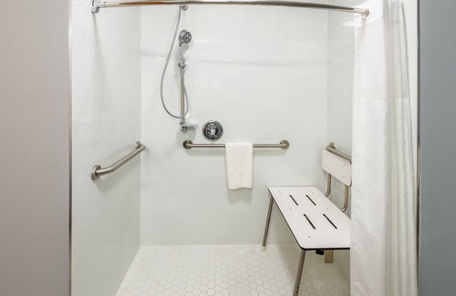 Pricedale Hotel | Hampton Inn Belle Vernon