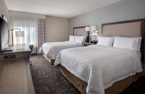 Revere Hotel | Hampton Inn Boston - Logan Airport
