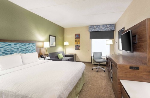 West Seneca Hotel | Hampton Inn Buffalo South/I-90