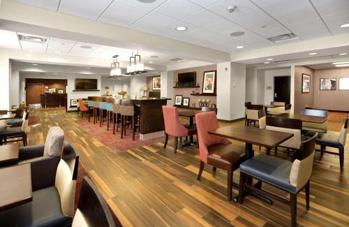 Homeacre-Lyndora Hotel | Hampton Inn Butler