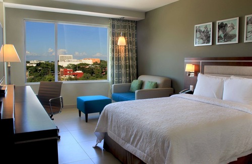 Villahermosa Hotel | Hampton Inn by Hilton Villahermosa