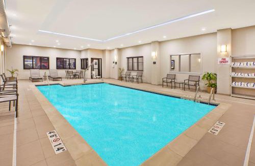 Dearborn Hotel | Hampton Inn by Hilton Detroit Dearborn, MI